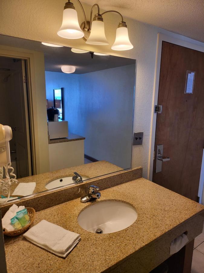 Capes Hotel Virginia Beach Exterior foto